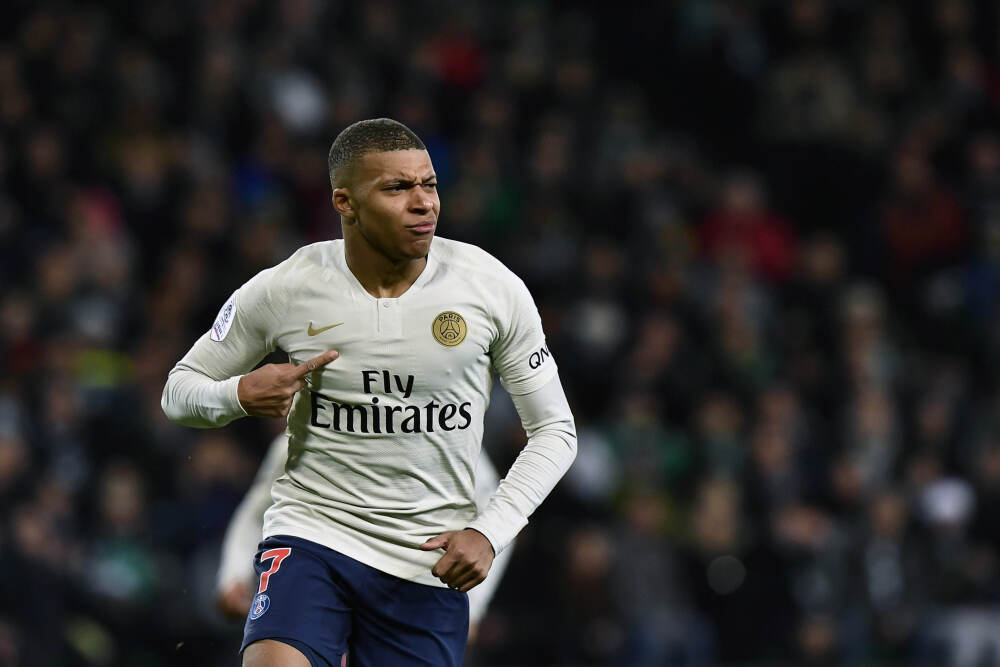 进货！官方：法兰克福签下22岁前锋埃布努塔利布 转会费约800万欧